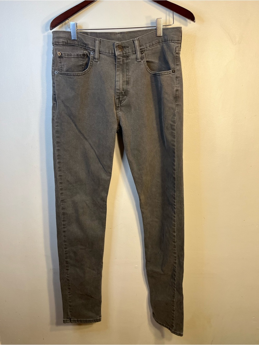Levi’s Slim Fit Men’s Gray Jeans Size 32x34